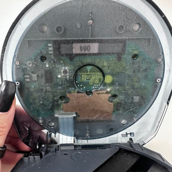 Panasonic Portable FM/AM Radio/CD player - Extra Bass - Black/Silver (SL-SV600J) - Picture 6 of 8